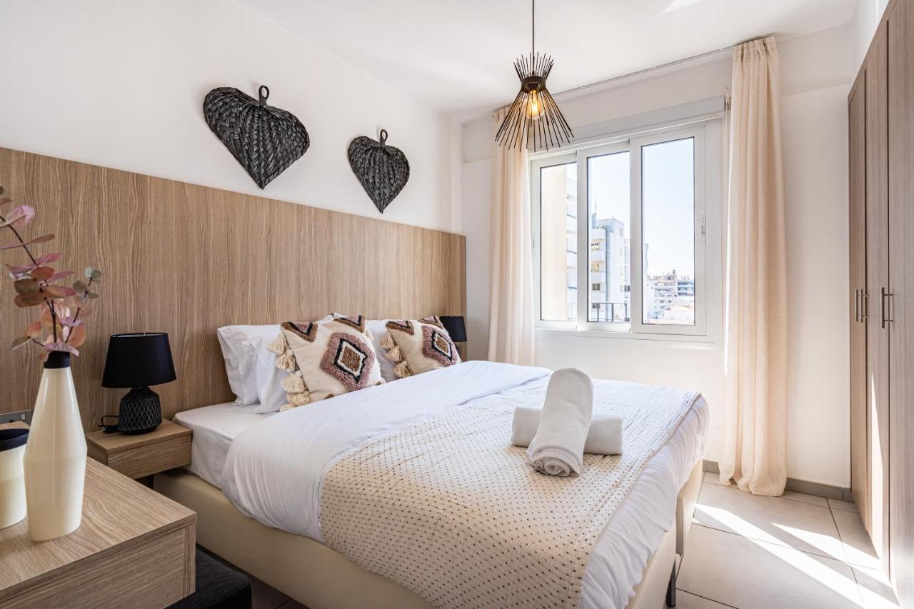 Made With Love 1-Br Apt By Finikoudes Beach Larnaca Buitenkant foto