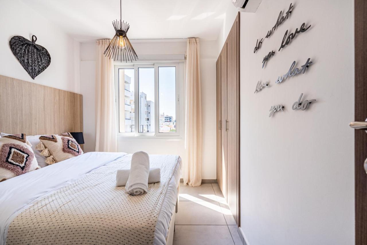 Made With Love 1-Br Apt By Finikoudes Beach Larnaca Buitenkant foto